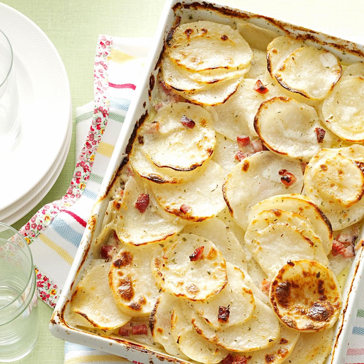 Creamy Scalloped Potatoes and Ham Can't Stay Out of the Kitchen
