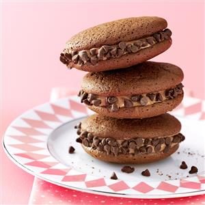What is an easy recipe for whoopie pies?