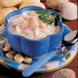 How do you make a delicious seafood chowder?
