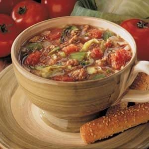 What is a recipe for cabbage soup using ground beef?
