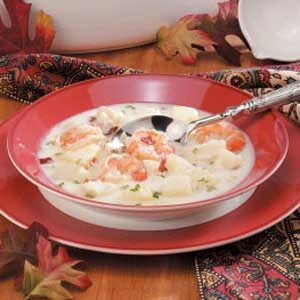 How do you make a delicious seafood chowder?