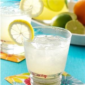 10 Seriously Refreshing Lemonade Recipes| Lemonade Recipes, Lemonade Recipes for Summer, Beverage, Drink Recipes, Drinks for Summer, Summer Recipes, Delicious Drink Recipes, Popular Pin