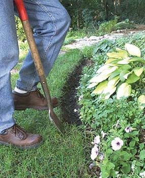 Landscape Edging Diy Family Handyman, How To Dig A Trench For Garden Edging