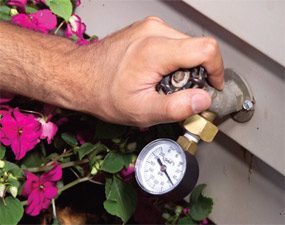 how to measure water pressure