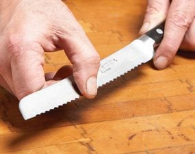 Knife sharpening made easy #carvingknife #knifesharpening #sharpknife