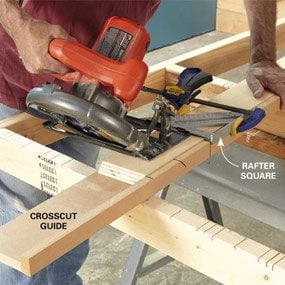 Crosscut saw guide for narrow hangers