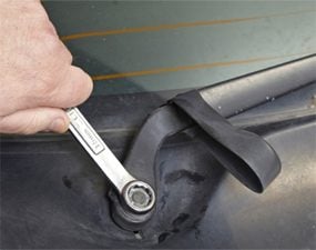 how to replace windshield wipers, wiper eight replacement