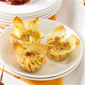 smoked gouda appetizer tarts with wonton wrappers
